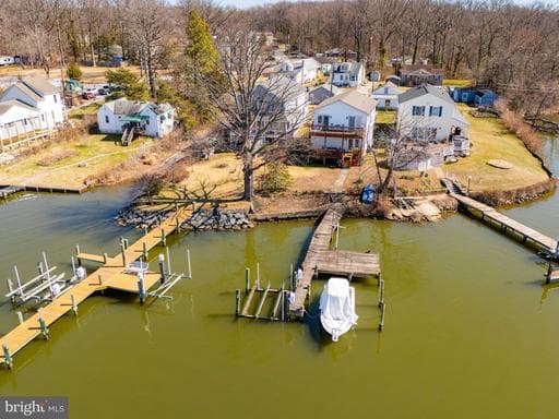 1510 DENTON ROAD - Photo 1