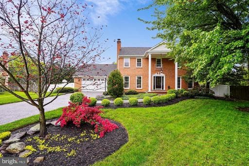 6 CRESTVIEW COURT - Photo 1