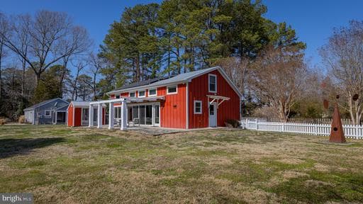 48 STEAMBOAT ROAD - Photo 1