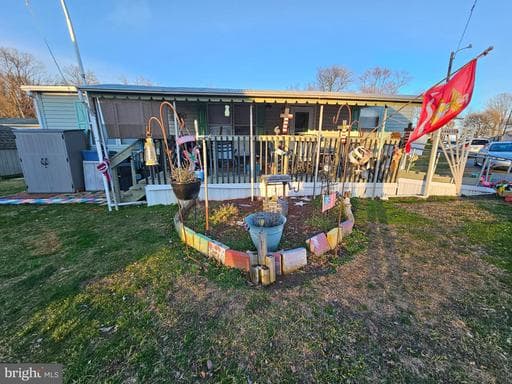 21 VANESSA AVENUE - Photo 1
