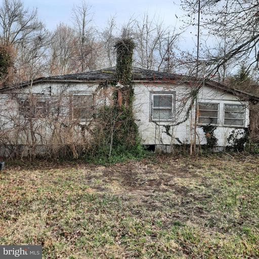8915 PALMER LANE - Photo 1