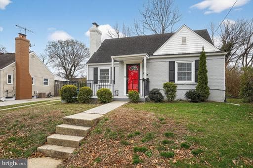6903 GATEWAY BOULEVARD - Photo 1