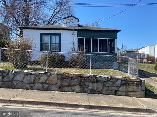 2210 S NELSON STREET - Photo 1