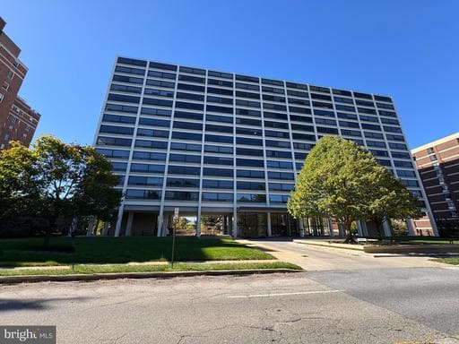 4000 N CHARLES STREET 1510 - Photo 1