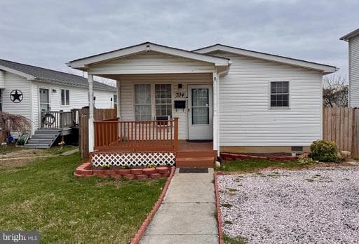 704 WATSON AVENUE - Photo 1