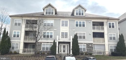 8901 STONE CREEK PLACE 104
