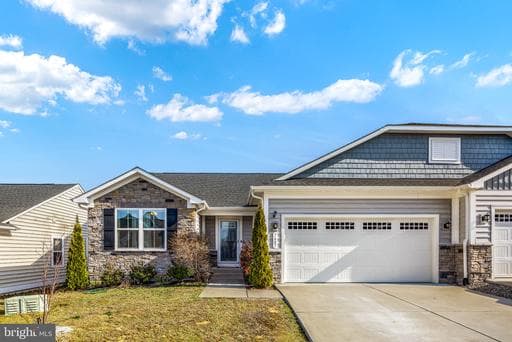 7607 LOUGHTON LANE - Photo 1
