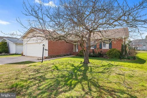 12 HERON ISLE COURT - Photo 1