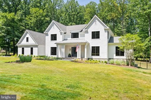 8512 Horseshoe Ln, Potomac, MD 20854-4840, United States