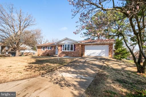 801 POCAHONTAS DRIVE - Photo 1