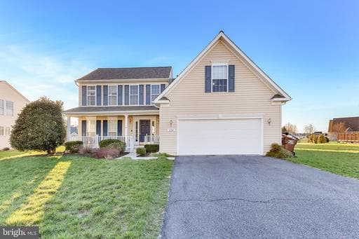 126 PADDOCK DRIVE - Photo 1
