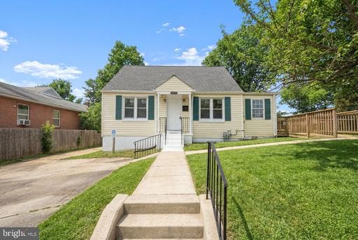 7012 FLAGSTAFF STREET - Photo 1