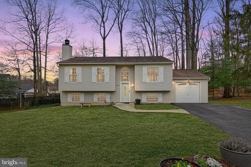 6634 Cardington Ct, Burke, VA 22015-4407, United States - Photo 1