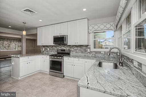 612 W CHESAPEAKE AVENUE - Photo 1