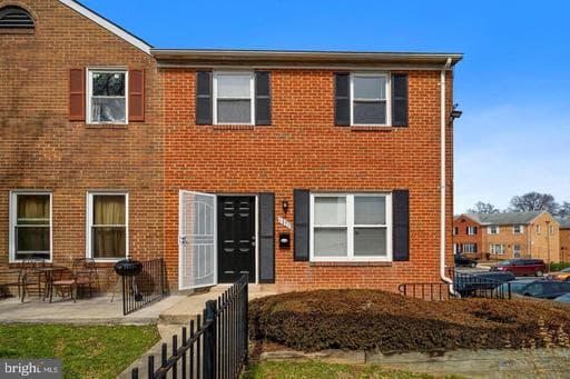 1871 ADDISON ROAD - Photo 1