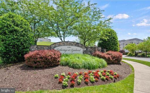 6150 SHADYWOOD ROAD 207 - Photo 1
