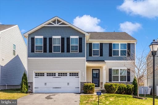 106 BUTTERFIELD AVENUE - Photo 1