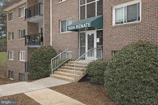 1604 RENATE DRIVE 104 - Photo 1