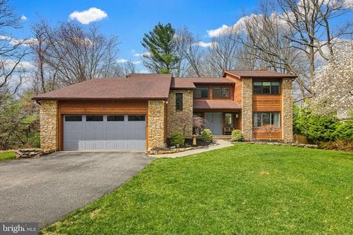 10 SPRUCE COURT - Photo 1