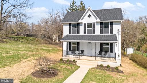 11 BAKER AVENUE - Photo 1