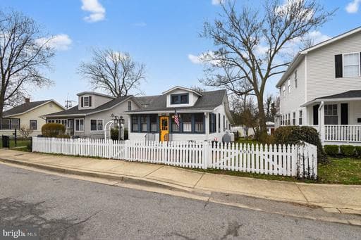 4041 7TH STREET - Photo 1
