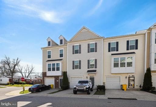 205 GUNTHER PLACE - Photo 1