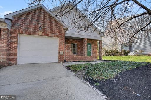 906 PERRY LANDING COURT