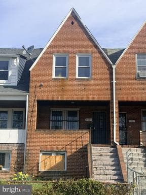 3114 PRESSTMAN STREET - Photo 1