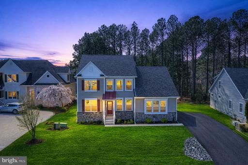 403 BLUEWATER COURT - Photo 1
