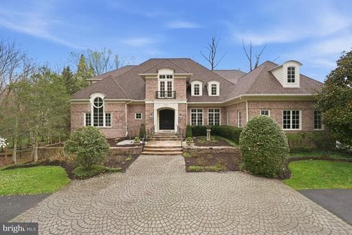 904 Mackall Ave, McLean, VA 22101-1618, United States - Photo 1