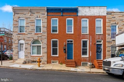 420 E CLEMENT STREET - Photo 1