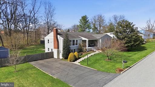 210 OAK STREET - Photo 1