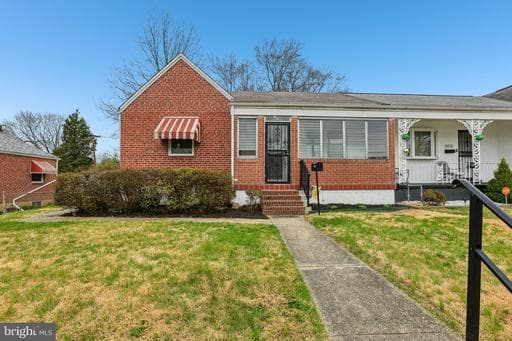 4714 HELLWIG ROAD - Photo 1