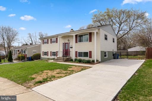 1304 GLENWILDE ROAD - Photo 1