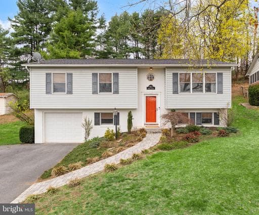 413 GEORGE STREET - Photo 1