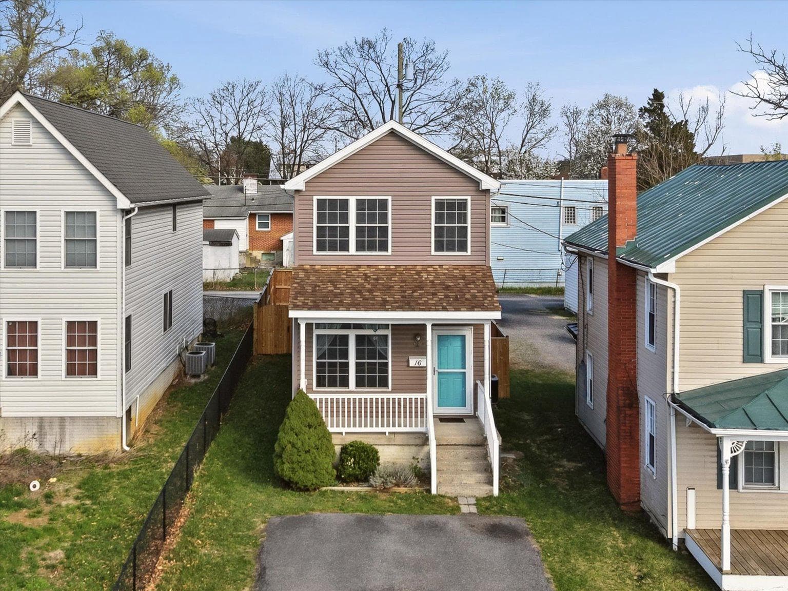16 S Pleasant Valley Rd, Winchester, VA 22601-5254, United States - Photo 1