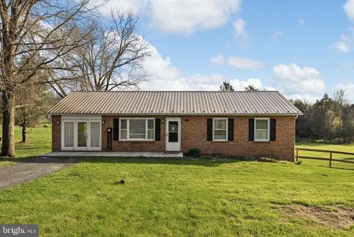 300 MARTIN STREET - Photo 1