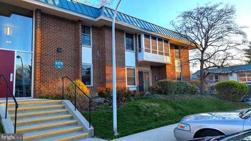 3378 CHISWICK COURT 52-3E