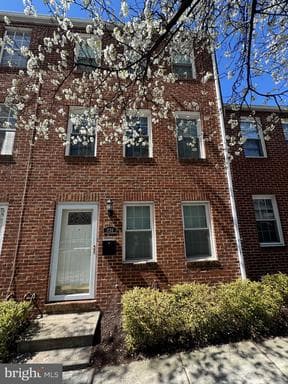 1024 N CENTRAL AVENUE - Photo 1