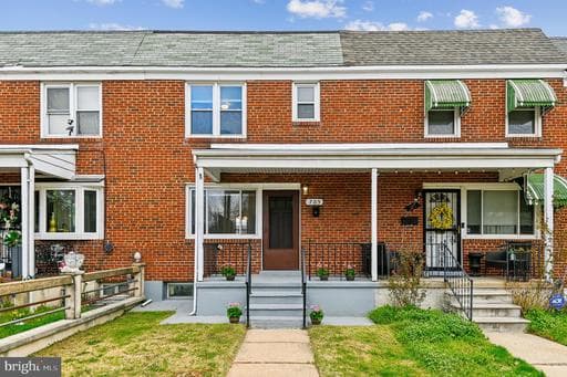 705 TOLNA STREET - Photo 1