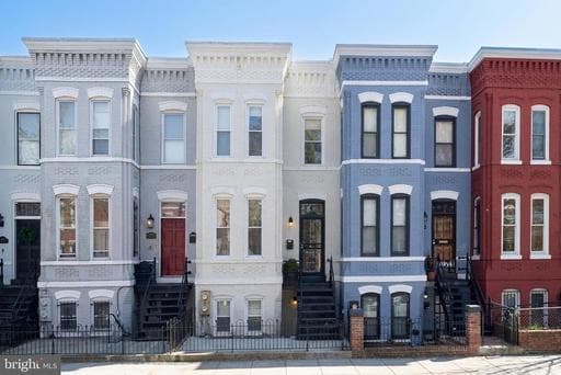 661 F STREET - Photo 1