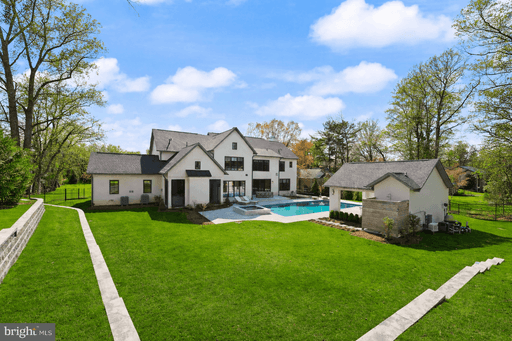 8230 Weller Ave, McLean, VA 22102-1718, United States - Photo 1