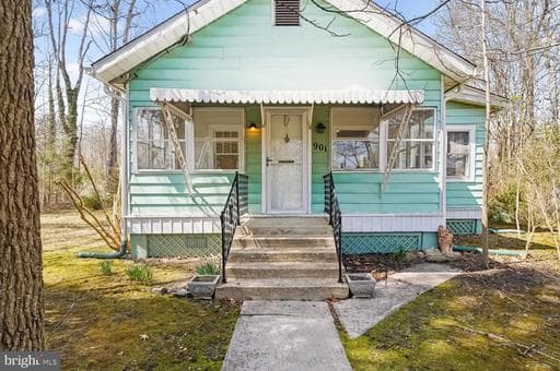 901 WALNUT AVENUE - Photo 1
