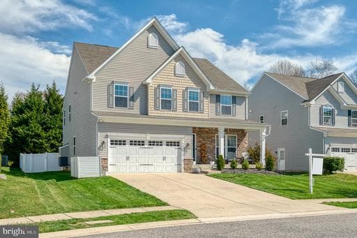 744 FALCON LANE - Photo 1