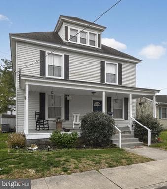 10 E PINE STREET - Photo 1