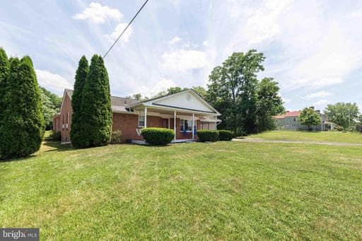 4462 MARTINSBURG PIKE - Photo 1