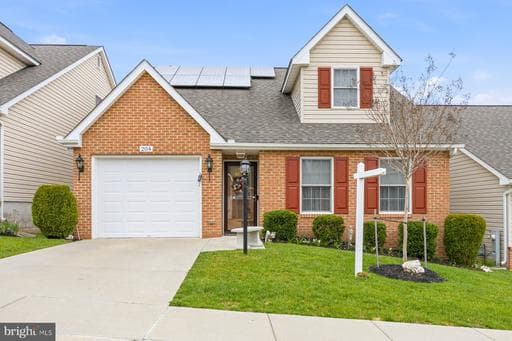 204 FROCK DRIVE 28 - Photo 1