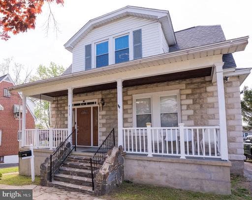 4513 KENWOOD AVENUE - Photo 1