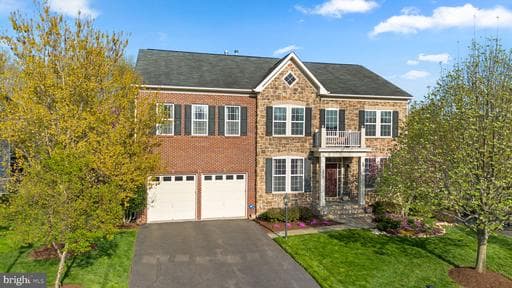 9323 Castle Hill Rd, Springfield, VA 22153-3929, United States - Photo 1