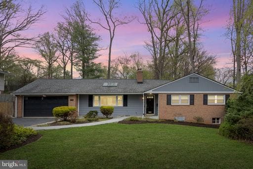 6402 CROSSWOODS DRIVE - Photo 1